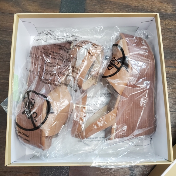 Sandals - Picture 5 of 7